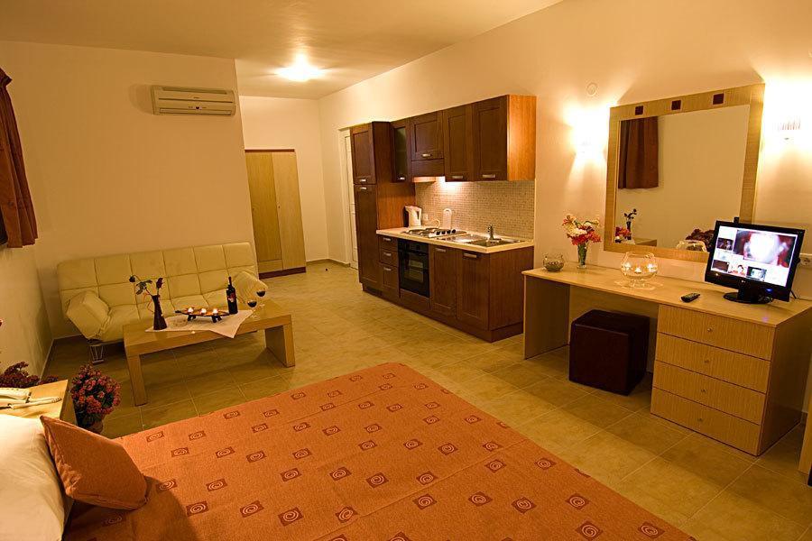 Aparthotel Lindos Blue Sky Exterior foto